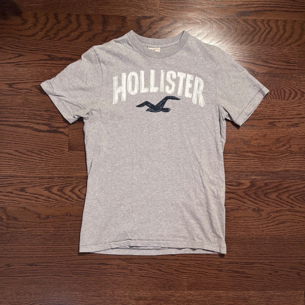 y2k vintage hollister men's gray graphic t shirt medium